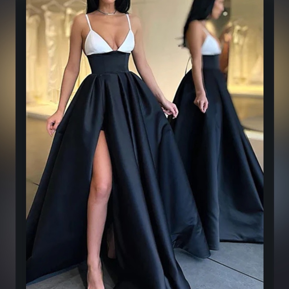 Missacc v neck a line gown size 16